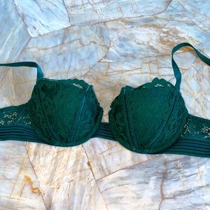 Victoria Secret VERY SEXY Uplift  Balconet  Underwire Push Up Bra 32B